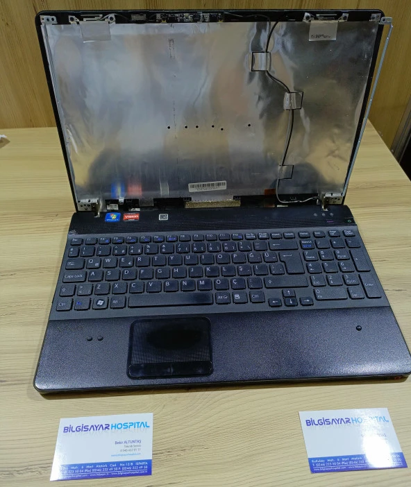 SONY VAIO PCG-61611M EKRAN LCD COVER KAPAK VE ÜST KASA NOTEBOOK LAPTOP 2.EL ürün görseli 1