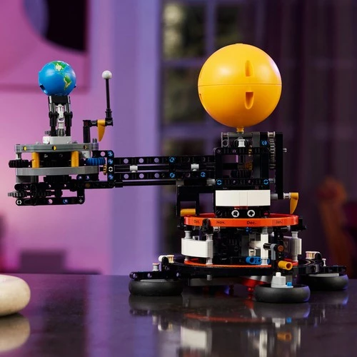PTTAVM: LEGO Technic 42179 Dünya ve Ay Yörüngesi (526 Parça)