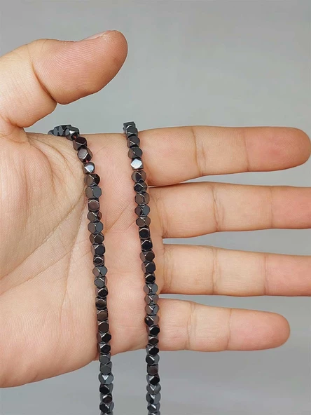 Hematit Taşı Şekilli 3.5*3.5mm Dizi (52326) ürün görseli 1