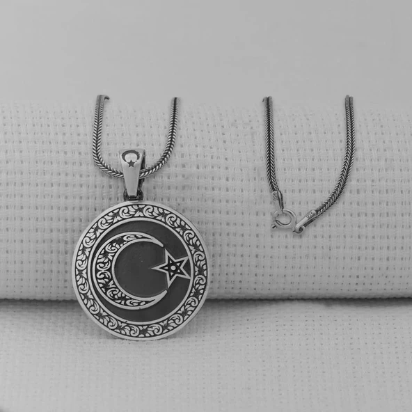 Gravür İşlemeli Siyah 925 Ayar Gümüş Büyük Boy Ay Yıldız Kolye ürün görseli 1