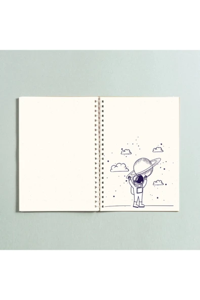 Astronot Saturn Tasarımlı Spiralli A5 96 Yaprak Çizgisiz Defter ürün görseli 1