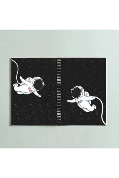 Astronot Tasarımlı Spiralli A5 96 Yaprak Çizgisiz Defter ürün görseli 1