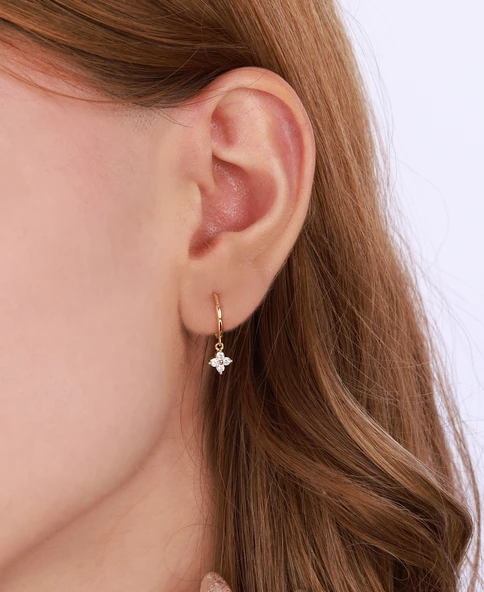 Sallantılı Gümüş Papatya Charm Küpe - Gold Renk ürün görseli 1