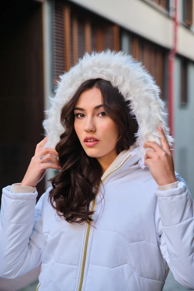 Günlük Kürklü Şişme Kadın Mont ürün görseli 1