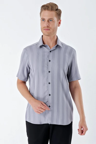 Gri Sert Yaka Kısa Kol Cepsiz Comfort Fit Classic Gömlek 1004230204 ürün görseli 1
