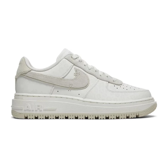 Nike Air Force 1 Luxe Triple White ürün görseli 1