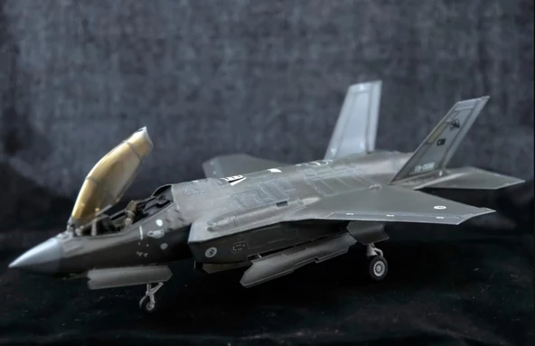 F-35A Lightning 2 PM Model Demonte Plastik Uçak Maket Kiti - Resim 3