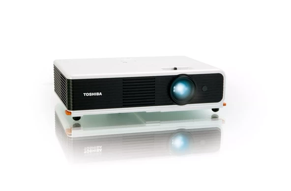 TOSHIBA PROJEKSİYON TLP-X200 MODEL- HDMI LI ORJİNAL LAMBA 2.500 SAAT GARANTİ -KONUŞAN CİHAZ-KUMANDA, HDMI VE VGA Kablo (YENİLENMİŞ TEŞHİR ÜRÜNÜ!) ürün görseli 1