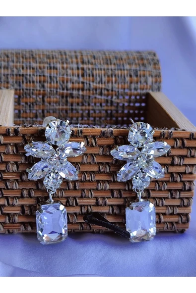 Çiçek Model Kristal Taşlı Küpe - Resim 3