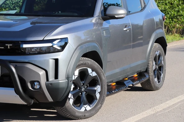 Renault Duster 2024 Model Uyumlu Off-Road Yan Basamak Seti AQM4WD M-32 ürün görseli 1