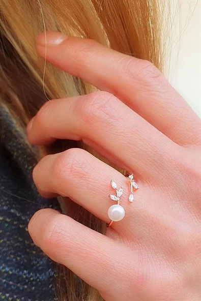 Pırlanta Parlaklığında Zirkon Taşlı İnci Detaylı Ayarlanabilir Yaprak Yüzük 925Ayar Gümüş Üzerine Rose Altın Kaplama ürün görseli 1