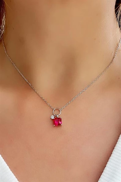 Sky Diamond Red Creative Rubies 925Ayar Gümüş Şık Kare Baget Kolye ürün görseli 1