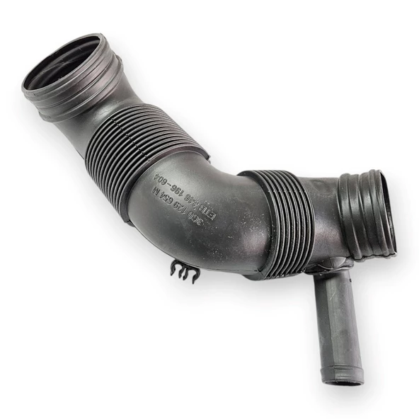 VW Jetta 2006-2011 1.6 Dizel CAY Hava Filtre Çıkış Borusu 3C0129654M ürün görseli 1