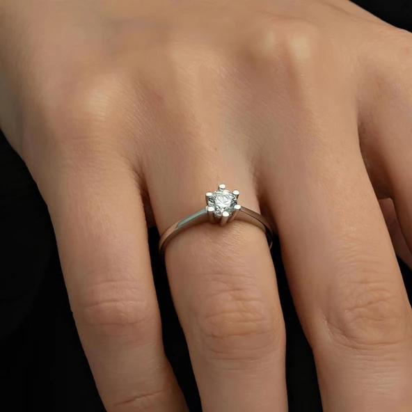 6 Tırnaklı Swarovski Taşlı Gümüş  Yüzük ürün görseli 1