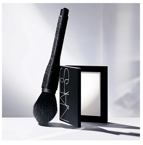 NARS Light Reflecting Setting Powder Pressed - Kompakt Pudra - Resim 3