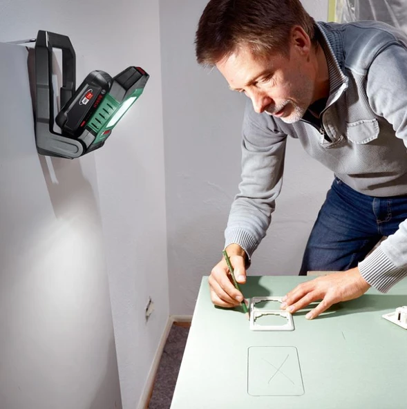 Bosch Üniversal Worklight 18V-2100 Solo - Resim 6