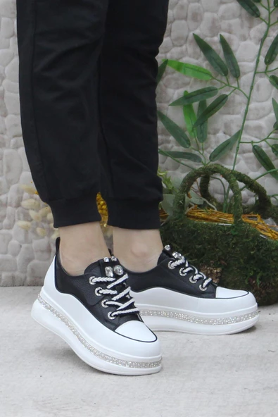 Fort Guja 24K308-1 Siyah Taş Detaylı Kalın Taban Casual Kadın Ayakkabı ürün görseli 1